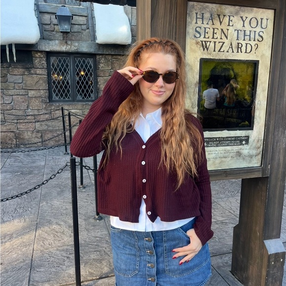 Deep Wine Ribbed Button-Up Cardigan - Picture 4 of 4